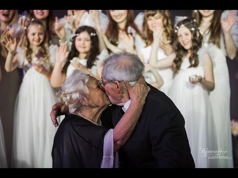 Видео: Красиво о главном. Церемониймейстеры Счастливая Семья. Снежинки