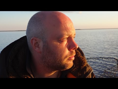 Видео: Рыбалка. Ивинский разлив. Сезон 2016. ч.1 Горчаковщинский водопад. Копчение. Жерлица