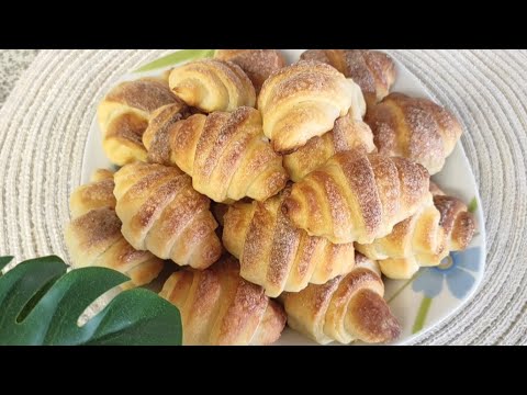 Видео: Рогалики из творожного теста. "Мини-рогалики"  к чаю, с минимальным количеством сахара.