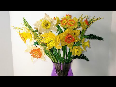 Видео: Нарциссы из бисера Beaded Daffodils Мастер класс от Koshka2015 - цветы из бисера, бисероплетение DIY