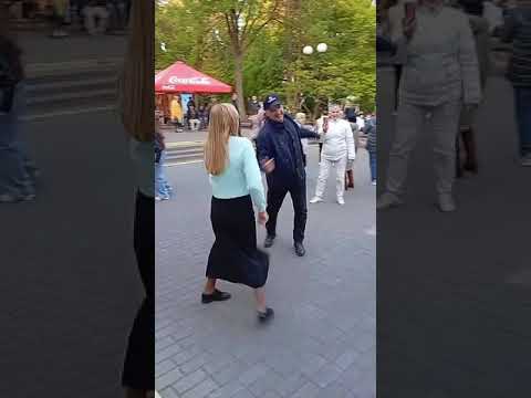 Видео: 11.05.25г..."Бога рассмешила"...Влада Вершинина... звучит в Гомельском парке ...