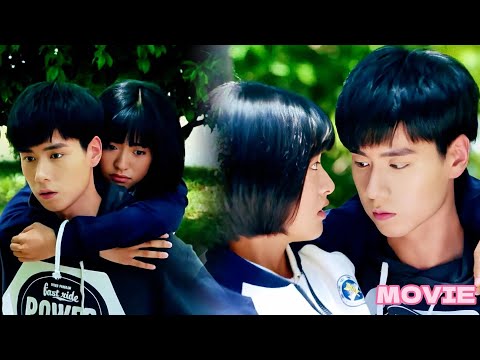 Видео: 🔥Строгий красавчик играет и играет с волосами🎹 Девушка тает, хочет ближе🥰💘