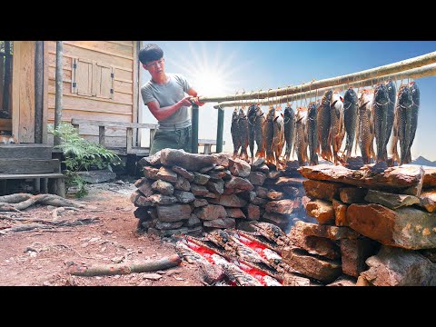 Видео: Ловля карпа, Процесс приготовления копченой рыбы, Достаточно еды круглый год. 1 год автономной жизни