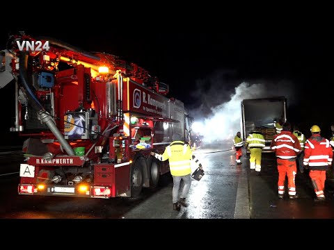 Видео: VN24 — Пожар грузовика на А2 стал причиной ужасной аварии на встречной полосе
