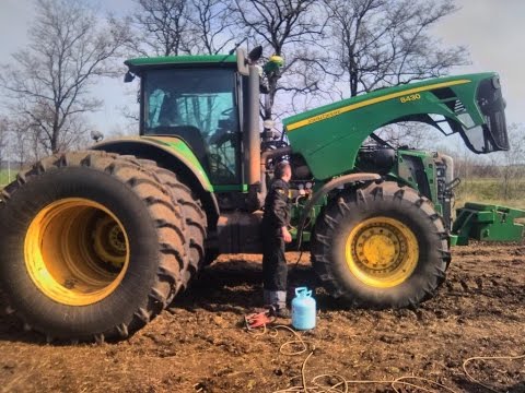 Видео: трактор John Deere 8430 ремонт, диагностика и заправка кондиционера.