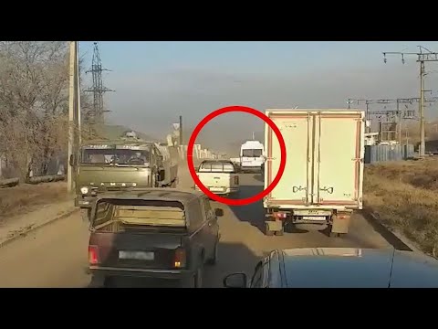 Видео: Автохамы в Улан-Удэ: Опасные маневры, бессовестная парковка и спешащие водители