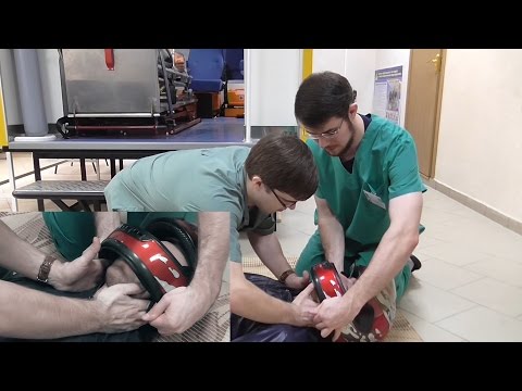 Видео: Транспортная иммобилизация. Часть 1: Шлем. Воротник Шанца. Осмотр всего тела