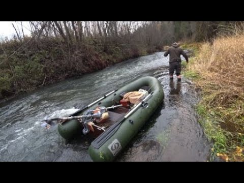 Видео: Рыбалка на спиннинг. Вытащил щуку и как мы поднимались по мелководью на лодках