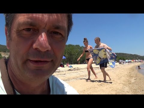 Видео: Как собрать наживку на рыбалке, если рядом нет магазина 🐟