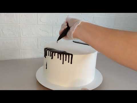 Видео: Торт для мужчины Как из деревянного топпера сделать блестящий.Быстрое и простое оформление торта.