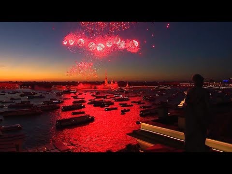 Видео: Салют в честь Дня ВМФ