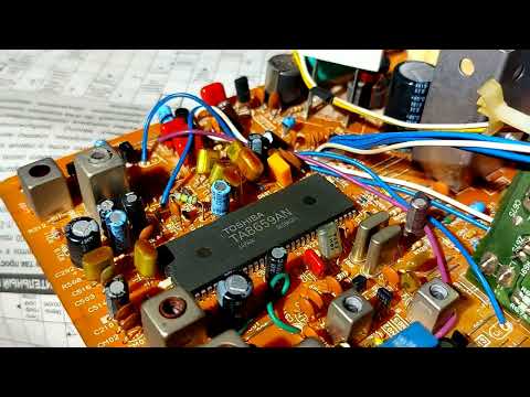 Видео: Toshiba COLOR TV 2135XSR. Курсы телемастеров. Раритет из прошлого века.