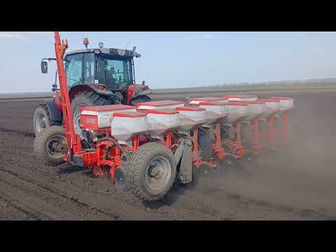 Видео: Massey Ferguson 5711 + Gaspardo MTR 8. Перший день посіву кукурудзи