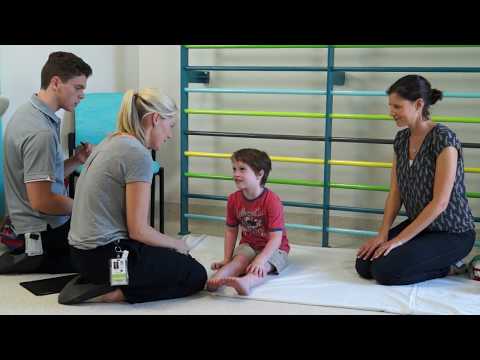 Видео: Детская физиотерапия – Малыши – Нарушение координации развития (Малина)