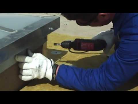 Видео: Монтаж кровельного зенитного фонаря и его гидроизоляция ПВХ мембраной DANOPOL