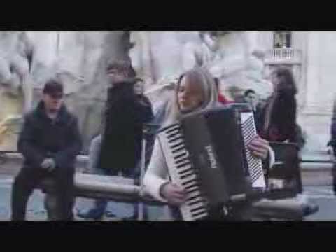 Видео: Два сольди.Полина Агуреева.