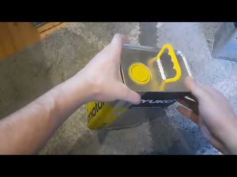 Видео: Купил моторное масло yuko 10w40 semisyntetic и пока ещё не пожалел)