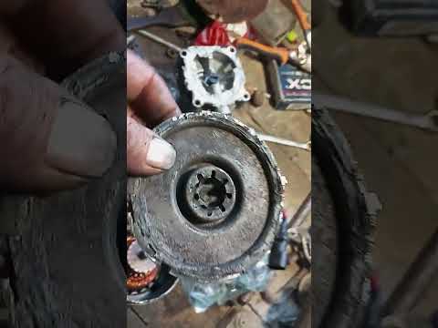 Видео: Ремонт электрического ГУР на Рено кенго, замена щеточного узла...