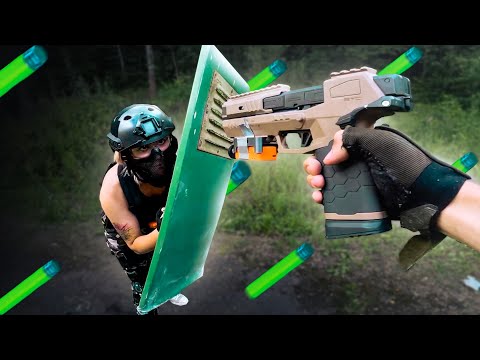 Видео: Нёрф игра со щитом! С бластерами воркер чита и Lizzy из киберпанка // Дизмон