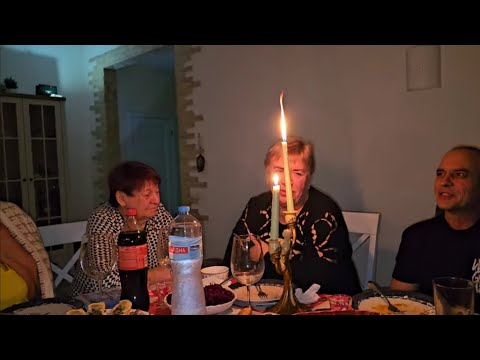 Видео: День Рождения Папы! Вторая Часть ! Сидим При Свечах ! Пламья Пронзило Надежду