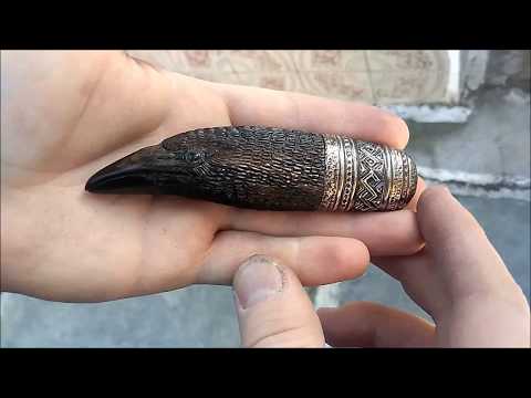 Видео: Процесс резьбы рукояти "Ворон" 2 (The process of carving "Raven" 2).