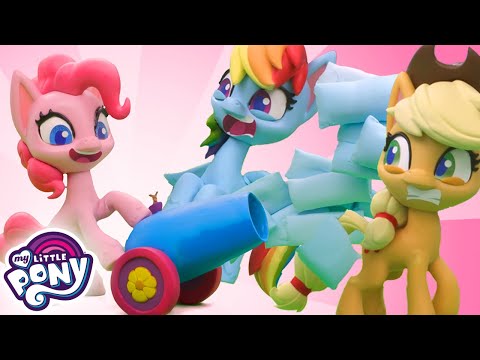 Видео: My Little Pony: по-русски 🦄 Бой подушками | остановка движения | весь эпизод