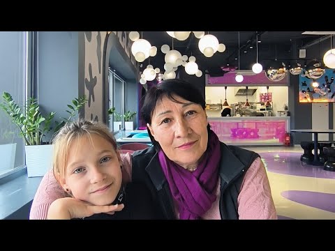 Видео: Сходили в детский центр в Аксу! На ужин бешбармак! Едем домой! Навестили родню в Омске!