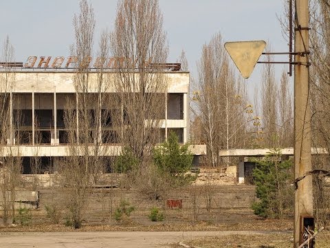 Видео: Путешествие по Припяти #2. Центр / Trip in Pripyat #2. Center
