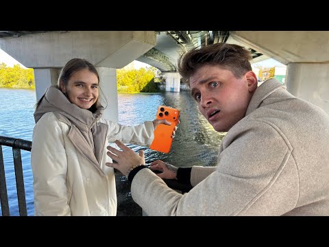 Видео: МЛАДШАЯ СЕСТРА ВЫБРОСИЛА МОЙ АЙФОН!