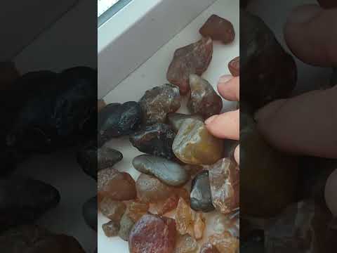 Видео: Минералы полупрозрачные