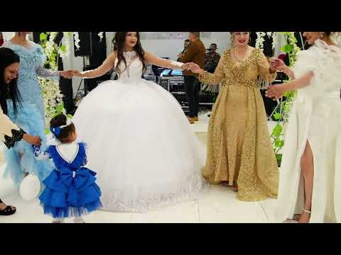 Видео: Посрещане на Леонора с Парти груп  Альоша и  Иви