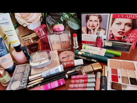 Видео: Отпускная косметичка сентября 👝✈️💄Декоративная косметика в дорогу...