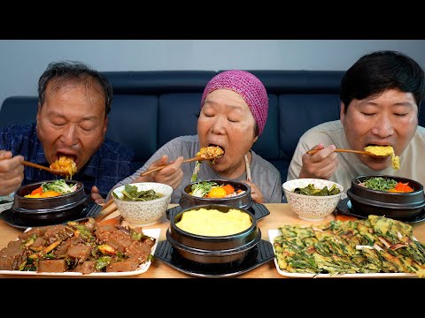 Видео: Корейские домашние блюда! Рис с рыбьей икрой и блинчиками - кулинарное шоу Мукбанг.