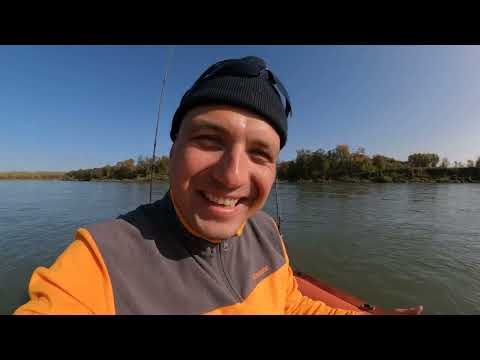 Видео: Сплав и рыбалка по томи до нижней терси, наткнулись на заброшенный коробь Смелый ribalka