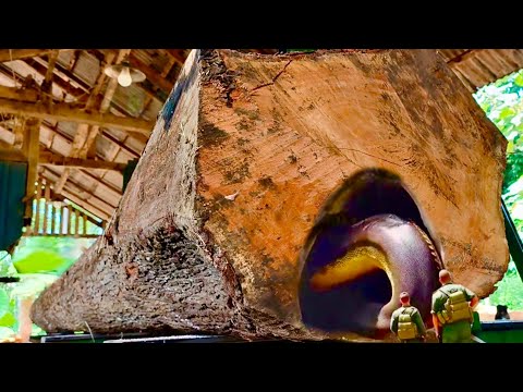 Видео: Атака ужасающего монстра! Напряжение долгого оператора лесопилки