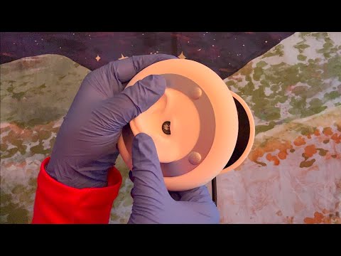 Видео: ASMR | Осмотр ушей с помощью прикосновения и пальпации — отоскоп, тихая речь, перчатки, визуальны...