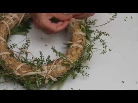 Видео: Уроки флористики. Летний венок. Быстро и просто. Floristics Lessons. Summer wreath. Quik and easy