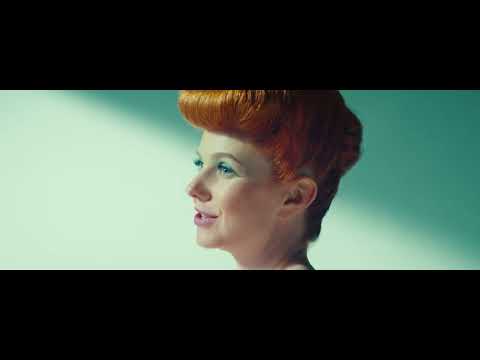 Видео: Лена Катина – Шагать в никуда (Премьера клипа, 2024)