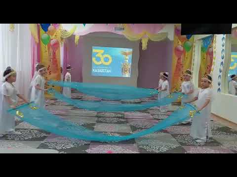 Видео: день независимости.  танец. детский сад.