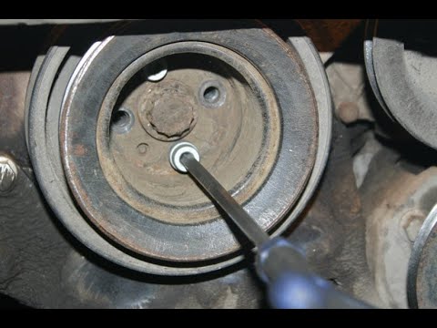 Видео: Откручиваем болт коленвала на пассат б3 без помощника
