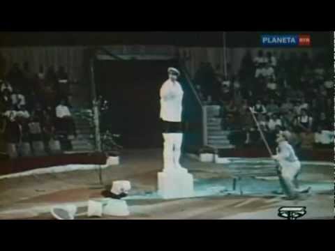 Видео: Клоун Карандаш / Сценка "В парке". HD