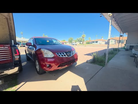 Видео: 08 2013 Nissan Rogue 2.5 PT1 Как полностью заменить верхнюю крышку двигателя или подкрылок