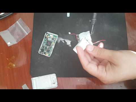 Видео: Замена аккумуляторной батареи на плеере SAFA Q100