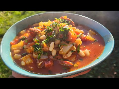 Видео: Чоризо фасоль, Испанская деревня   #колбасачоризо#фасольбобы#быстро#вкусно#казан#кухняприрода