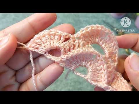 Видео: Как связать элегантную треугольную шаль крючком с идеальным дизайном и простой в исполнении.