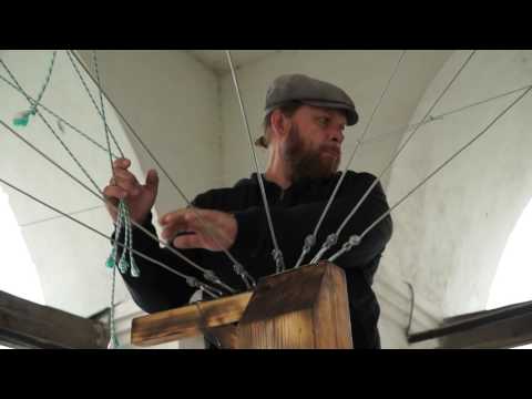 Видео: Владимир Дегтярёв - маленький мастер-класс на звоннице Ярославского Кремля (1)