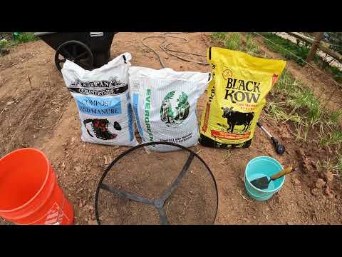 Видео: УДИВИТЕЛЬНЫЕ РЕЗУЛЬТАТЫ: Компост и навоз Black Kow были протестированы в сравнении с двумя другим...