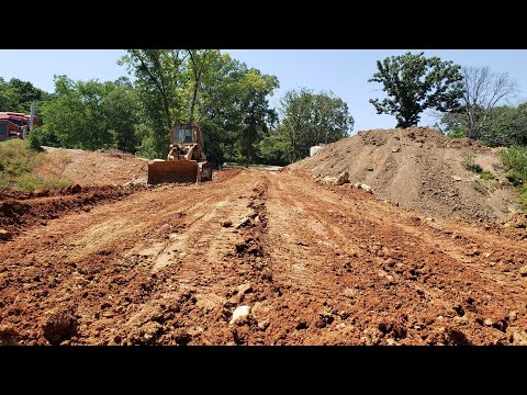 Видео: Взлетная полоса во дворе.