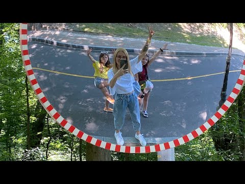 Видео: ВЛОГ Уехали в Межигорье и маму прогнали . Олени в городе