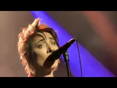 Видео: Земфира — Маечки | Сочи (9.10.2021)